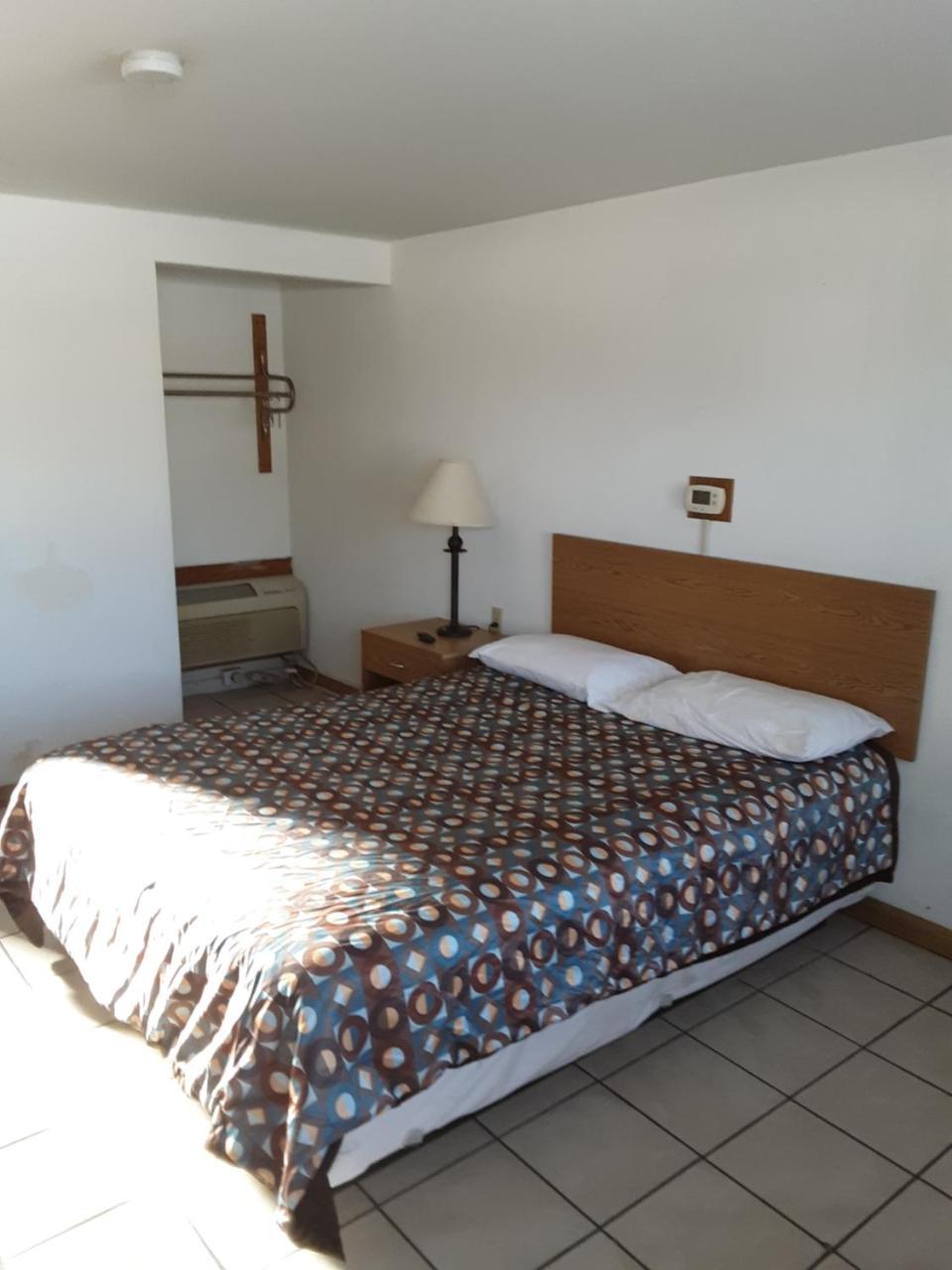 Plaza Motel Bryan Quarto foto